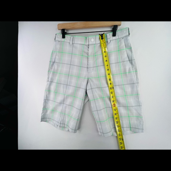 NIKE GOLF TOUR PERFORMANCE DRI-FIT SZ 32 PLAID ATHLETIC SHORTS - Picture 4 of 7